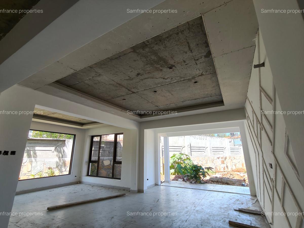 4 Bed Townhouse with En Suite at Lakers Road - 9