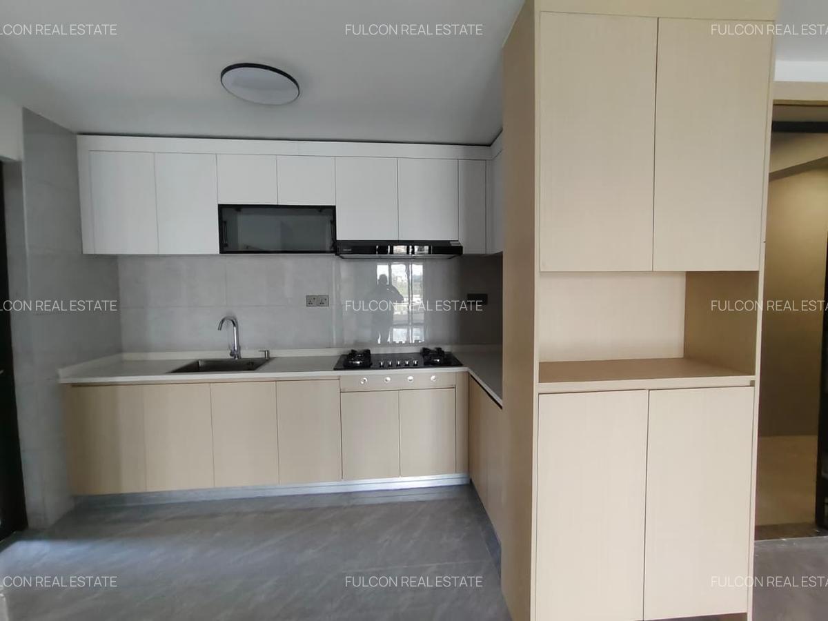 3 Bed Apartment with En Suite in Riverside - 5