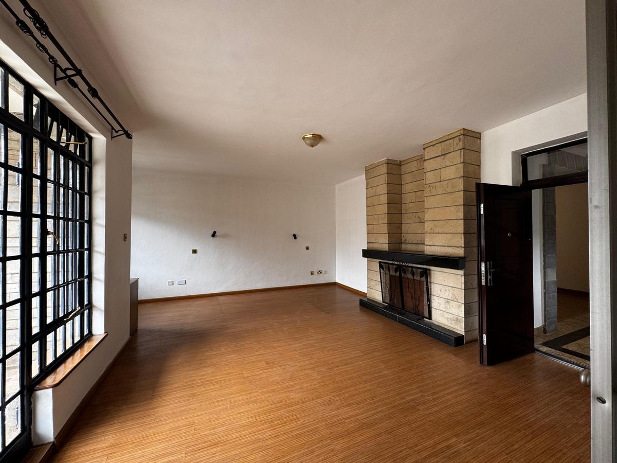 5 Bed Townhouse with En Suite in Lavington - 13
