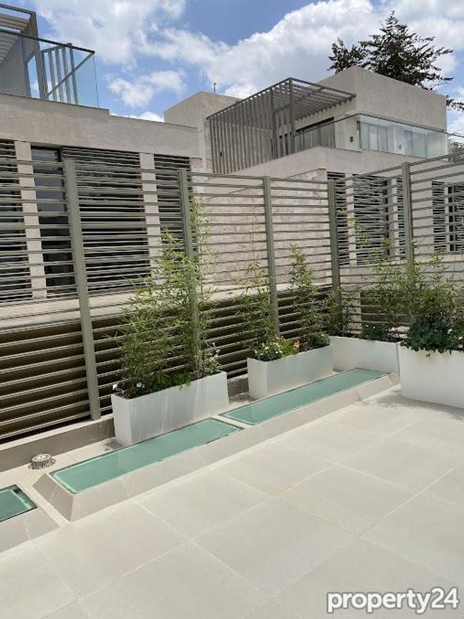 5 Bed Townhouse with En Suite in Lavington - 4