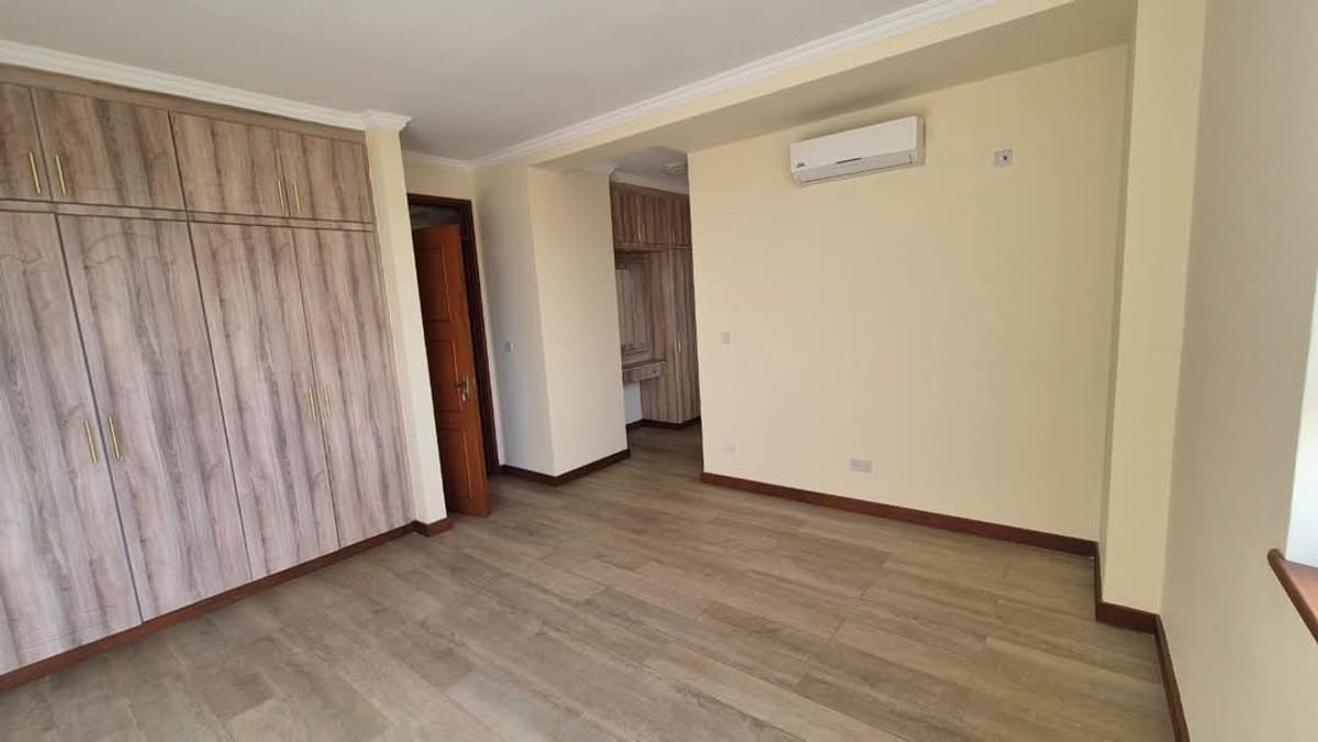 4 Bed Apartment with Swimming Pool at Parklands - 7