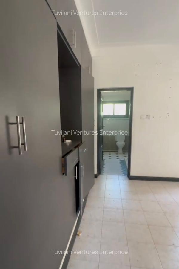 5 Bed House with En Suite at Nyali Mombasa - 9