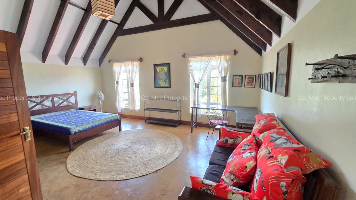 4 Bed House with En Suite in Runda - 19