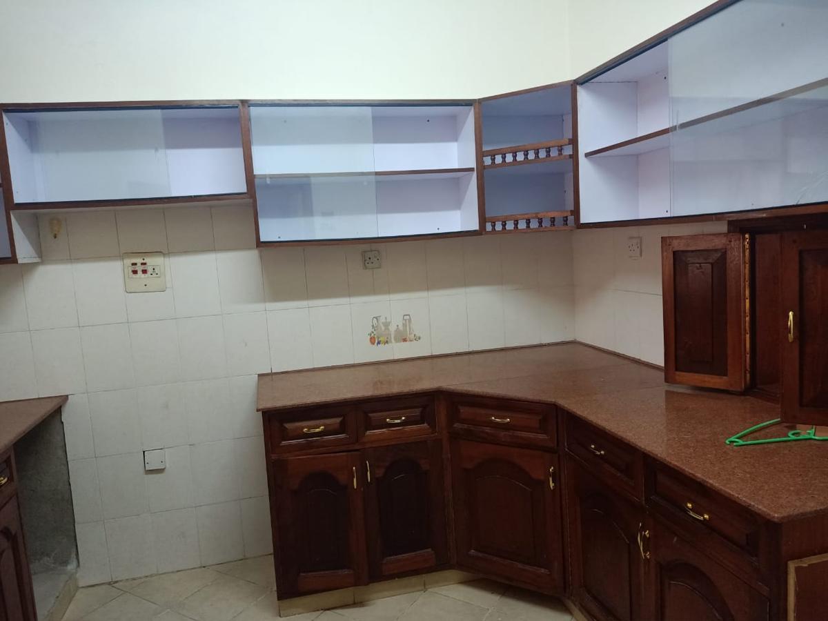 4 Bed Townhouse with Walk In Closet in Kilimani - 4