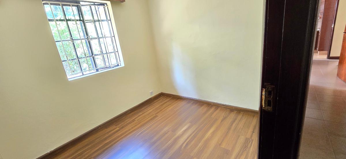 3 Bed House with En Suite at Loresho Road - 12