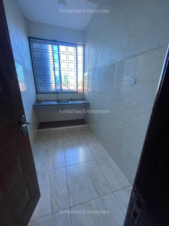 2 Bed Apartment with En Suite at Off Links Road - 4