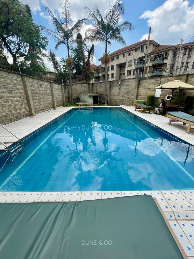 Serviced 2 Bed Apartment with En Suite in Brookside - 18