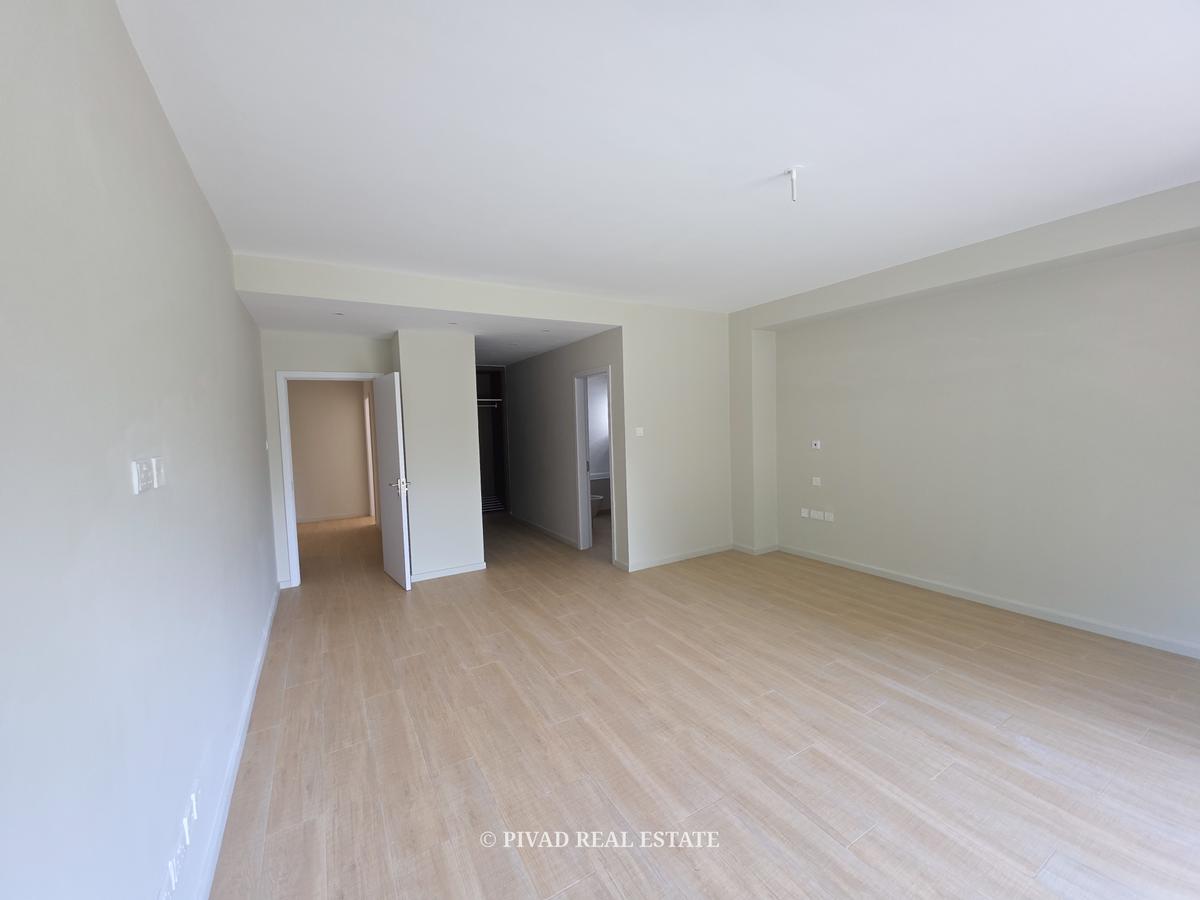 5 Bed Townhouse with Garden in Kyuna - 8