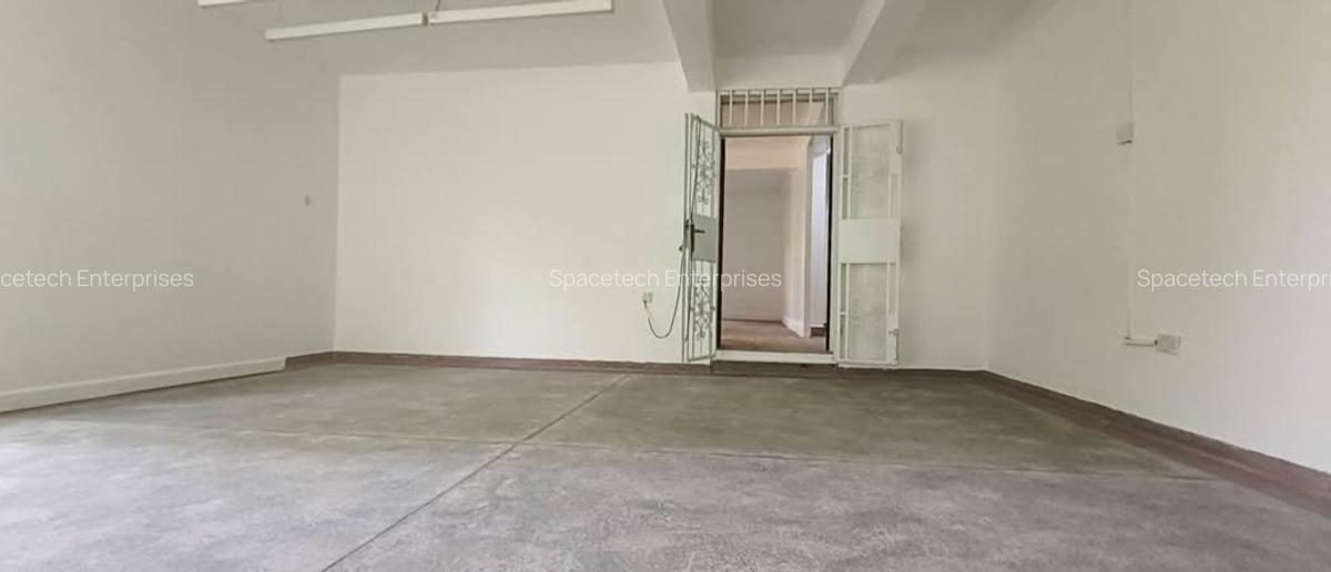 5 Bed House with En Suite in Nyari - 11