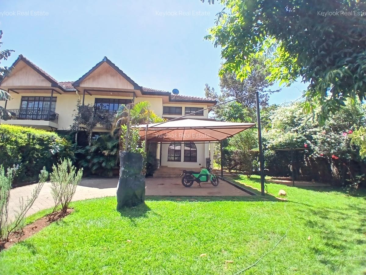 4 Bed Townhouse with En Suite at Lavington - 2