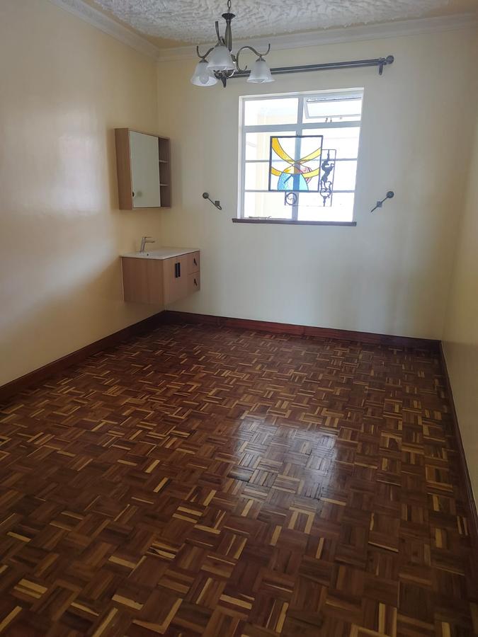 Serviced 3 Bed Apartment with En Suite at Riverside Drive - 13