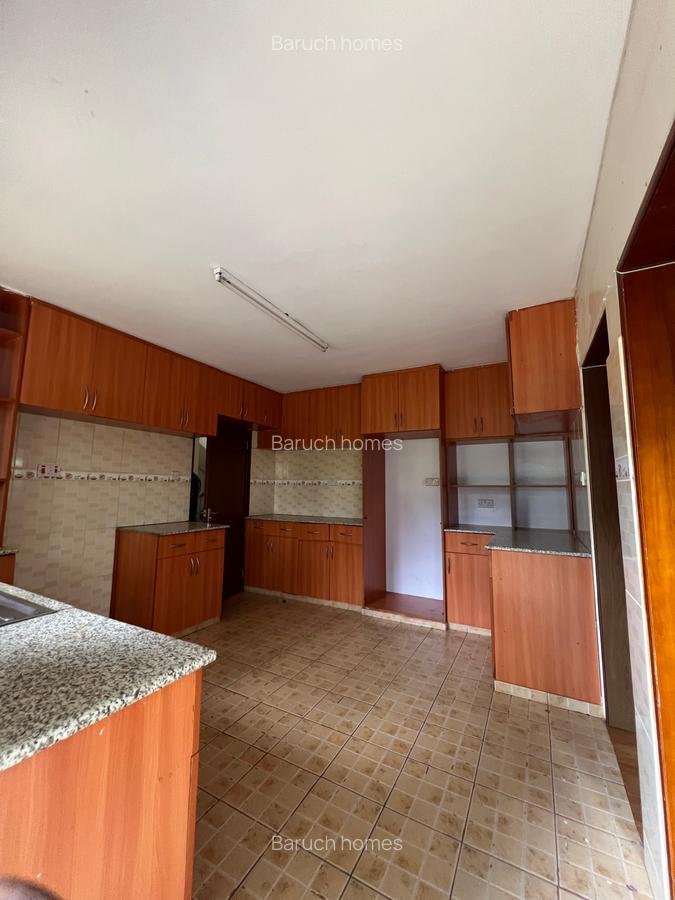 4 Bed Villa with En Suite in Runda - 11