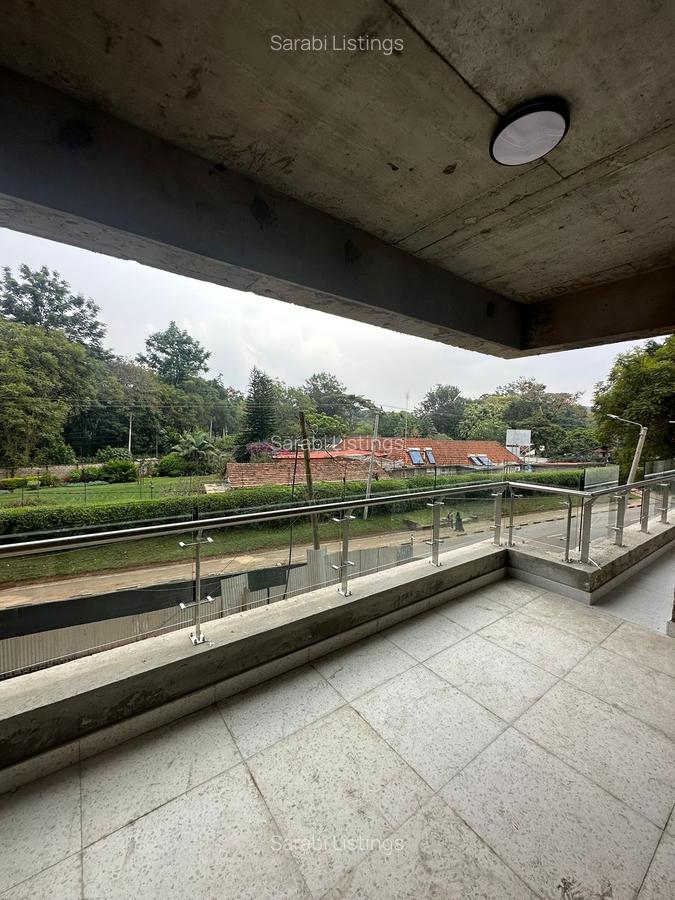 3 Bed Apartment with En Suite in Riverside - 5