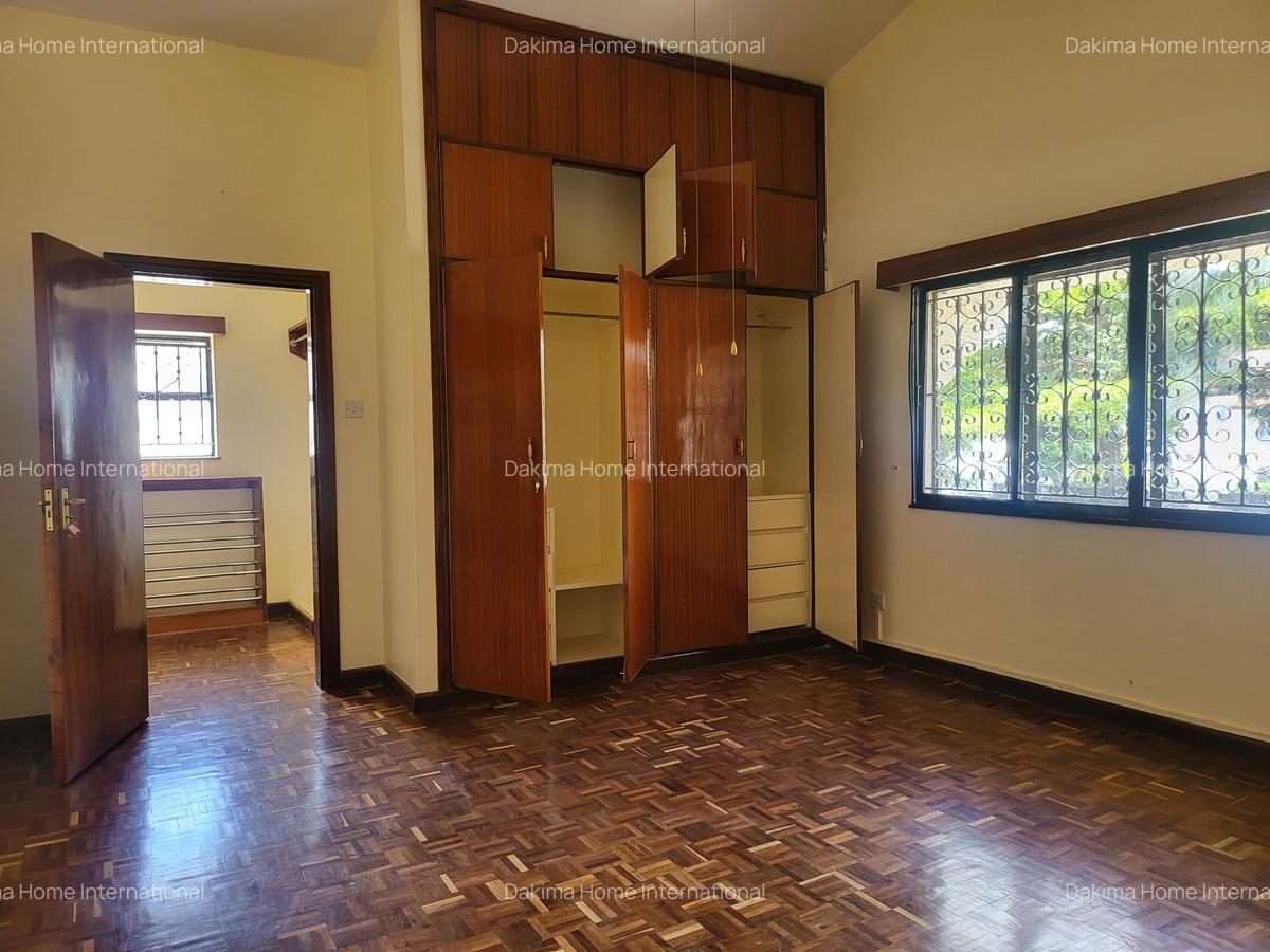4 Bed House with En Suite in Thigiri - 11