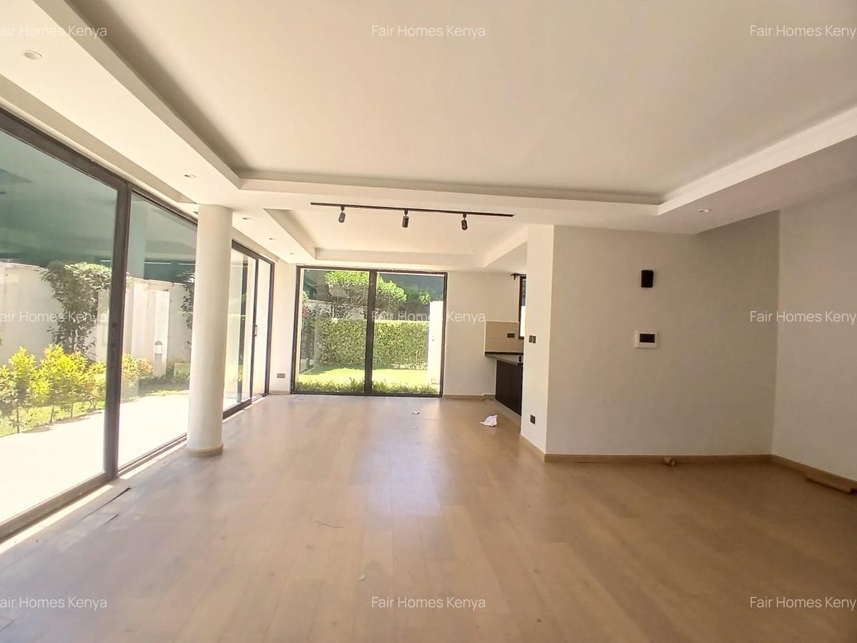 4 Bed Townhouse with En Suite at Lavington Green - 6