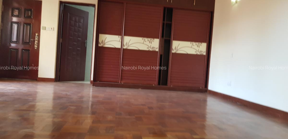 5 Bed Townhouse with En Suite at Lavington Road - 11