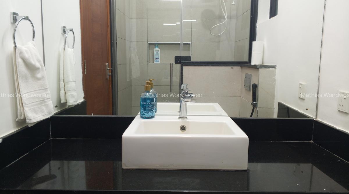 Serviced 2 Bed Apartment with En Suite at Lantana - 7