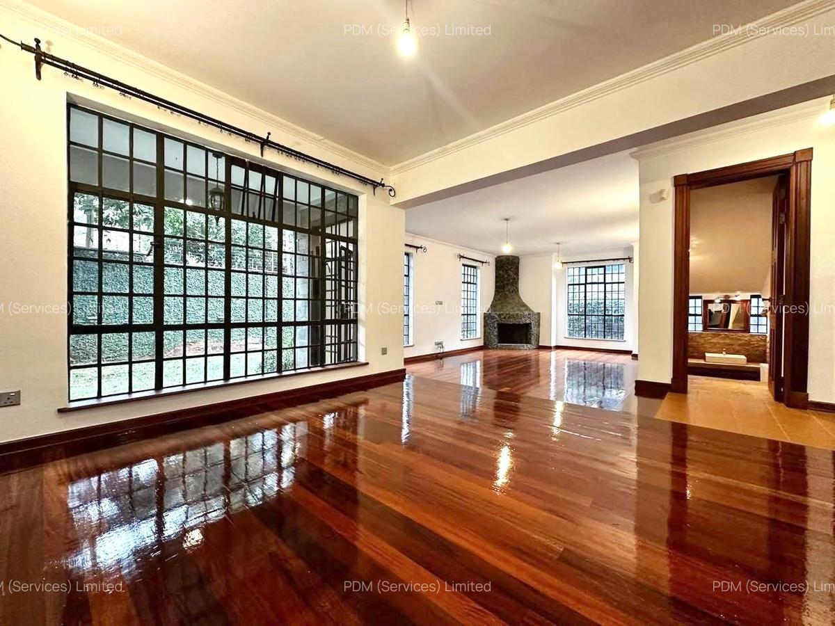 4 Bed Villa with En Suite in Spring Valley - 2