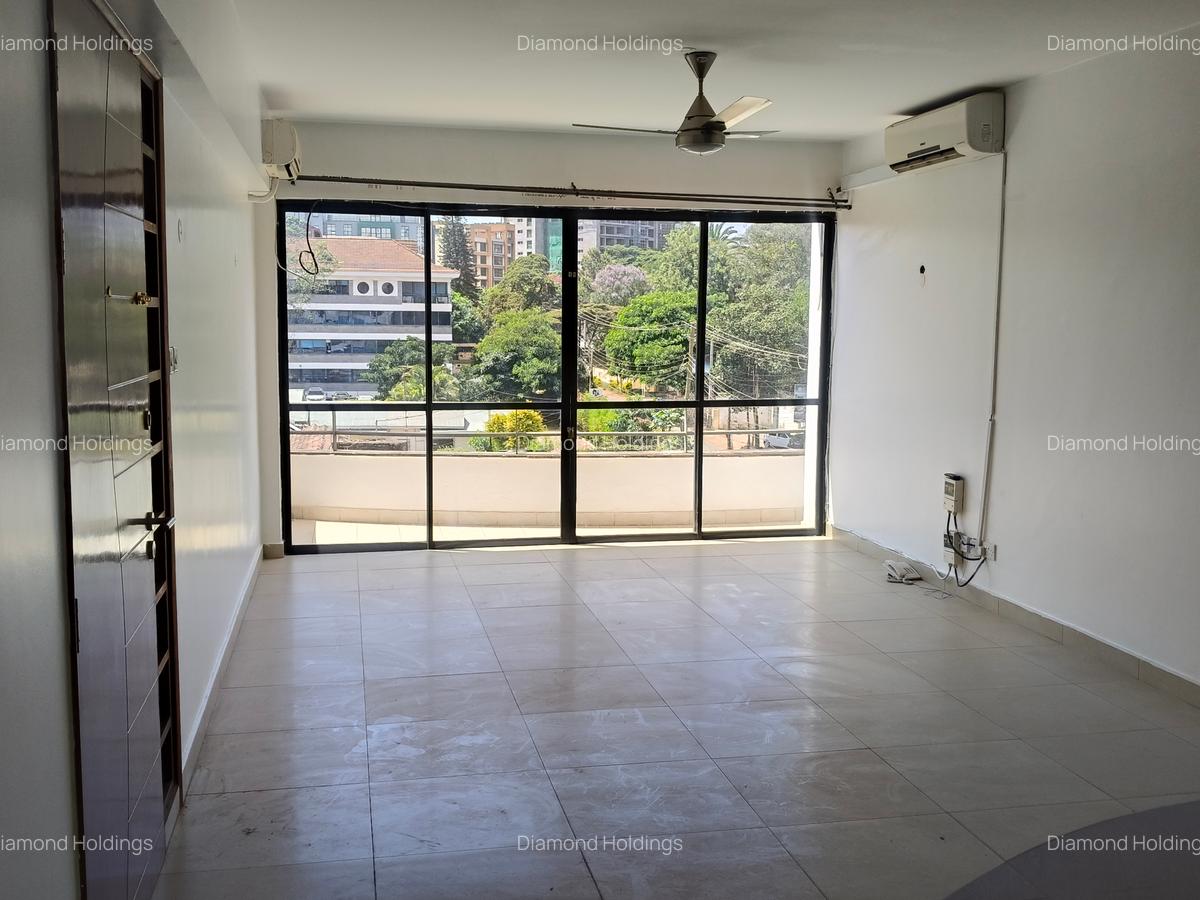 3 Bed Apartment with En Suite in Brookside - 6