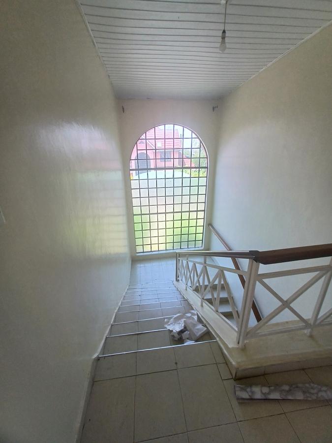 4 Bed Townhouse with En Suite at Yukos - 13