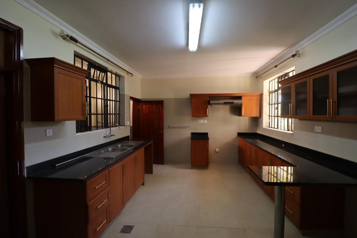 4 Bed Townhouse with En Suite at Chalbi Drive - 4