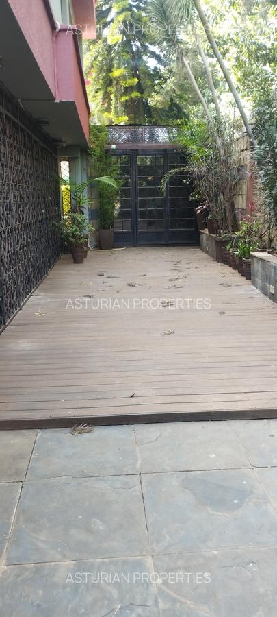 5 Bed Townhouse with En Suite in Lavington - 6