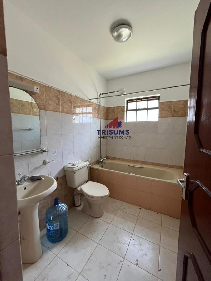 3 Bed Apartment with En Suite at Westland - 12