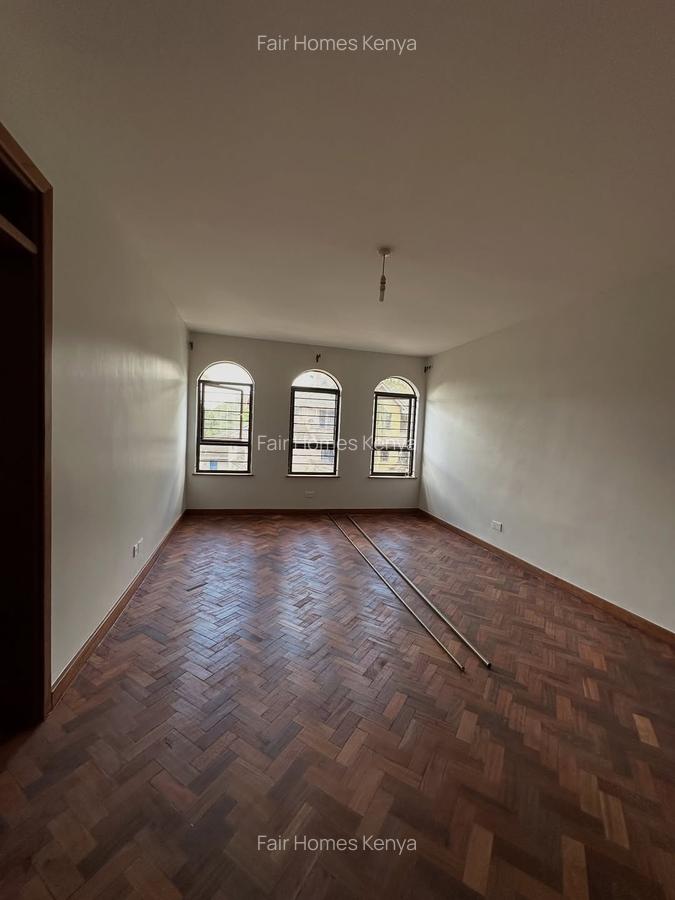 5 Bed Townhouse with En Suite at Lavington Green - 2