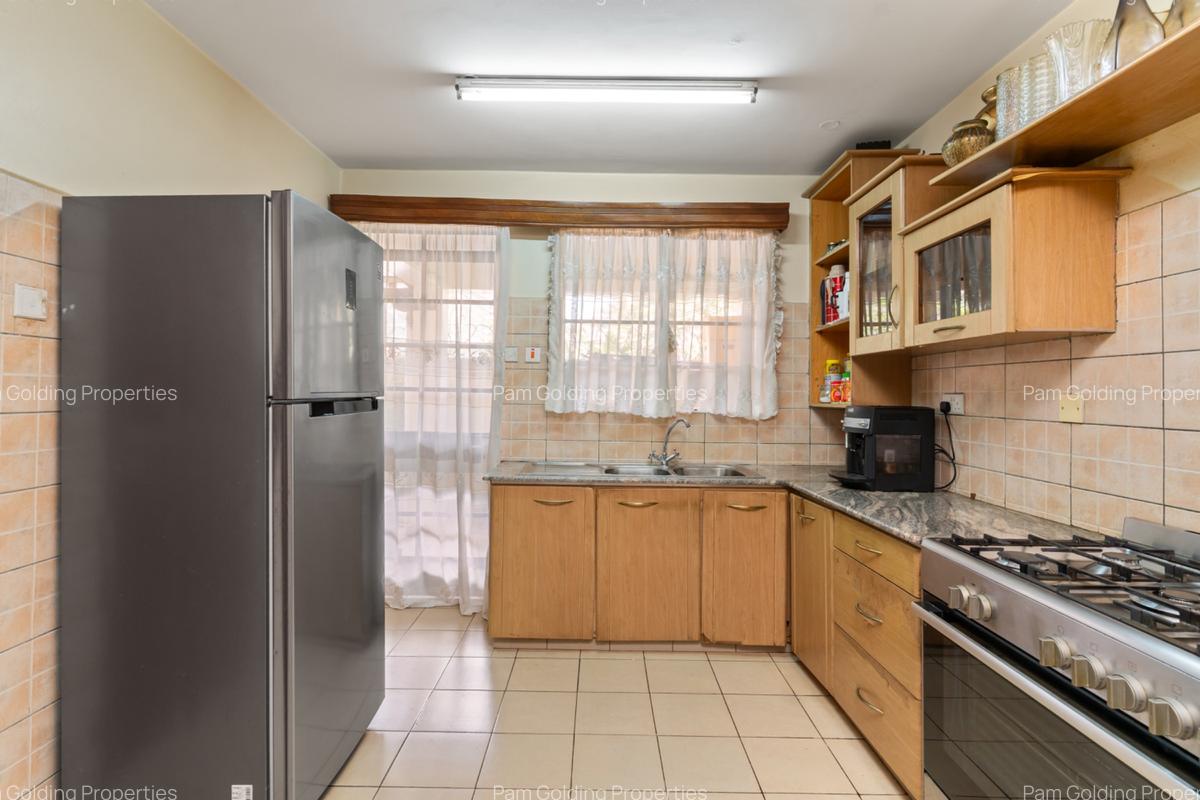 3 Bed Apartment with En Suite at Westlands Avenue - 9