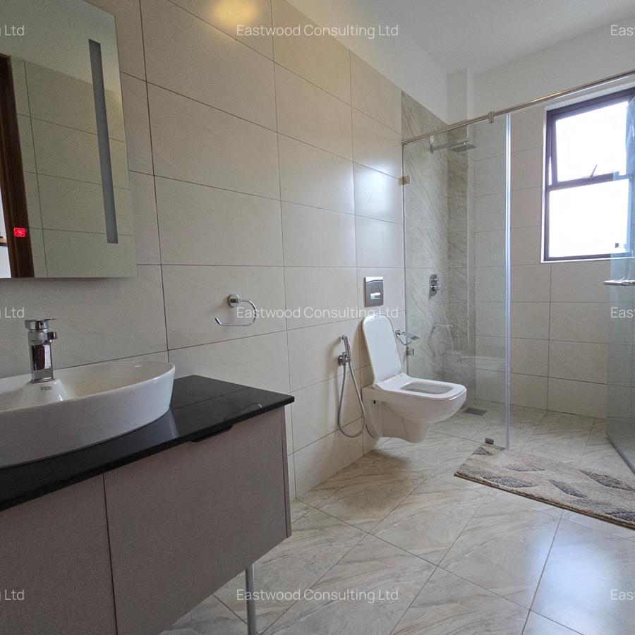 3 Bed Apartment with En Suite in Parklands - 9