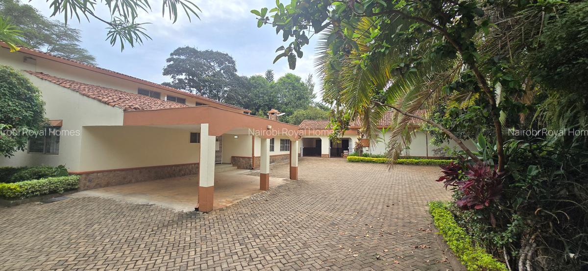 5 Bed House with En Suite at Nyari Redhil Road - 7