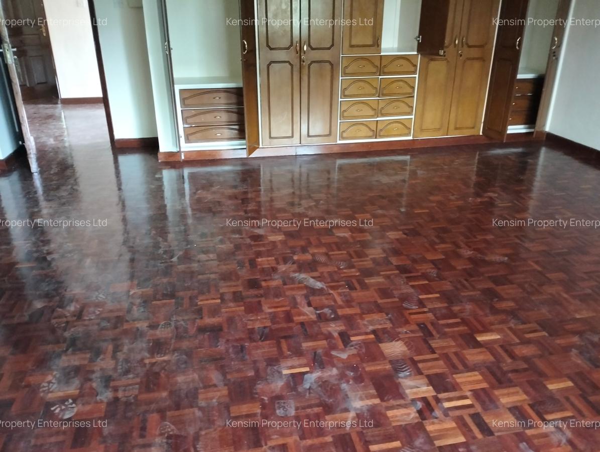 5 Bed Townhouse with En Suite in Lavington - 16