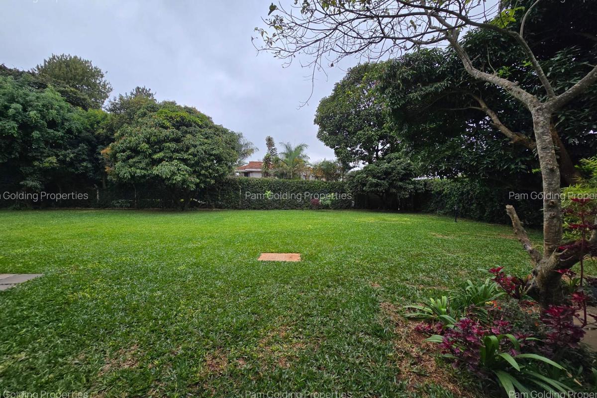 5 Bed House in Runda - 14