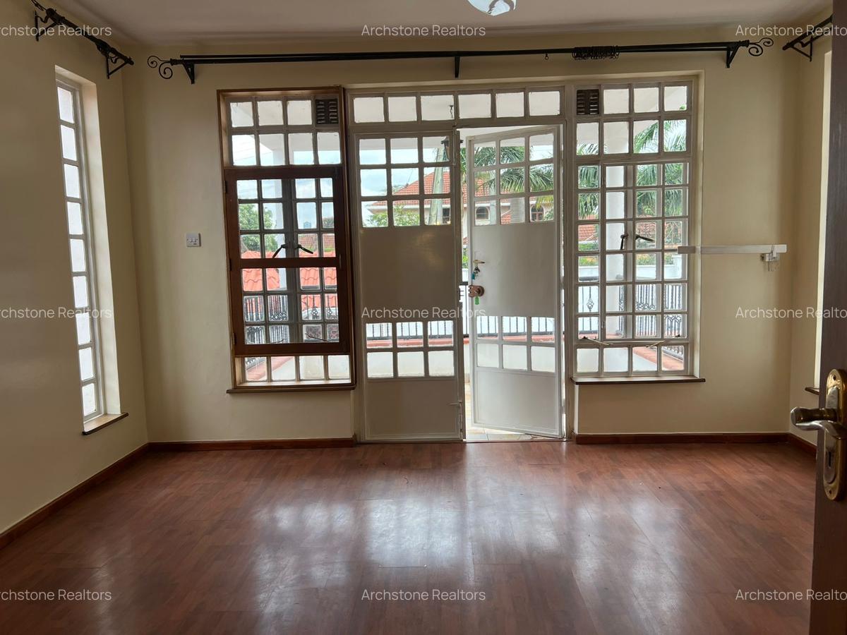 6 Bed House with En Suite in Runda - 4