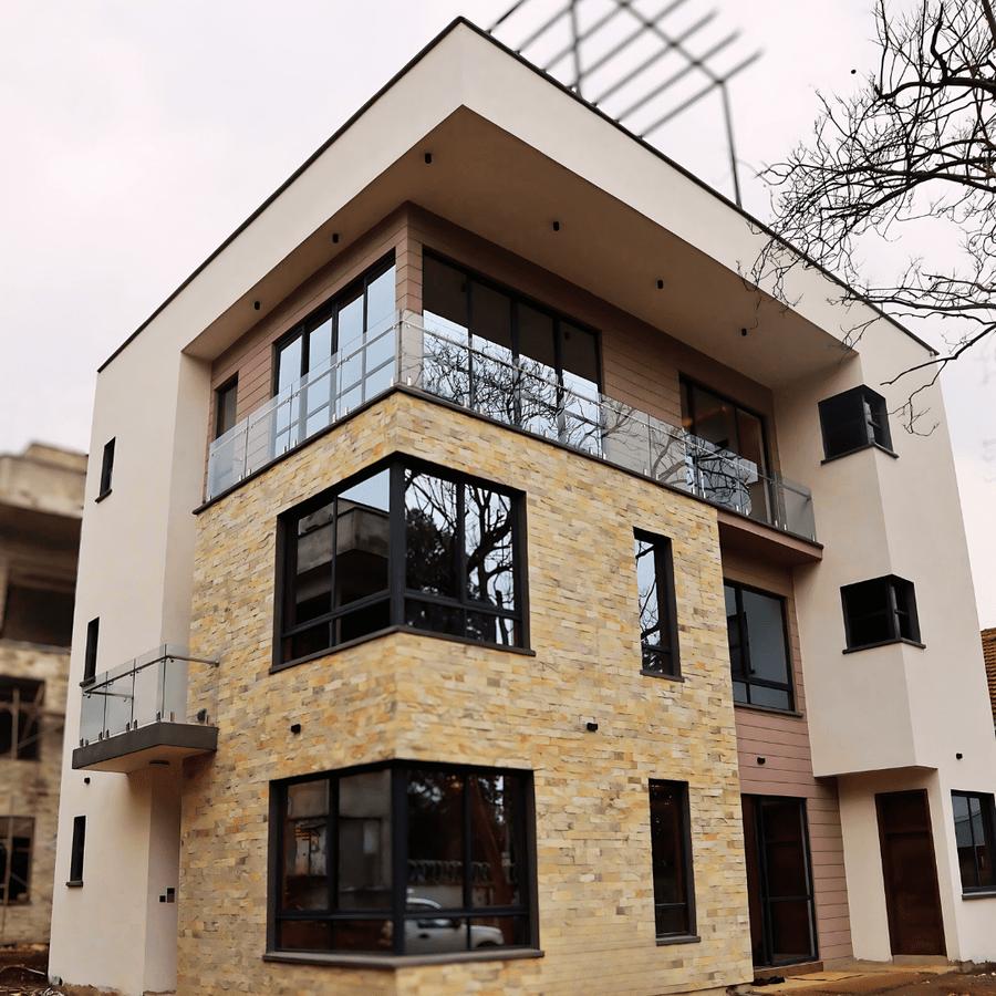 4 Bed Townhouse with En Suite in Lavington - 1