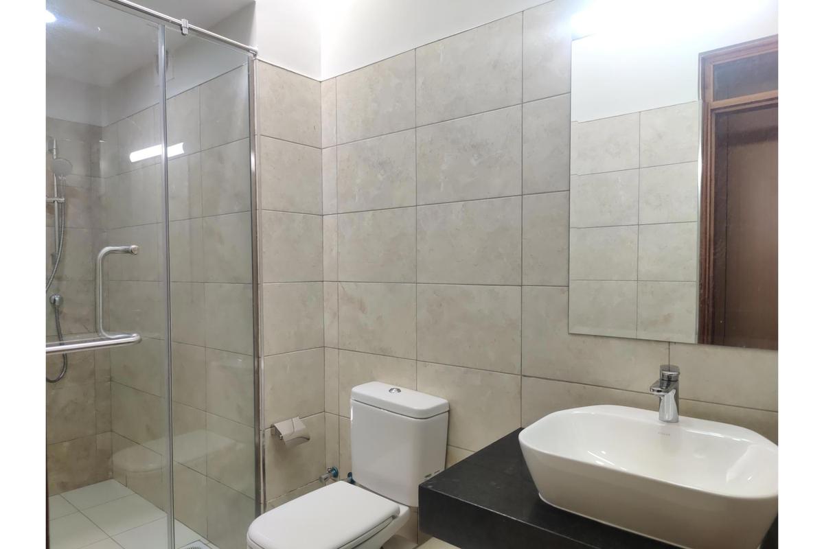 4 Bed Townhouse with En Suite in Parklands - 14
