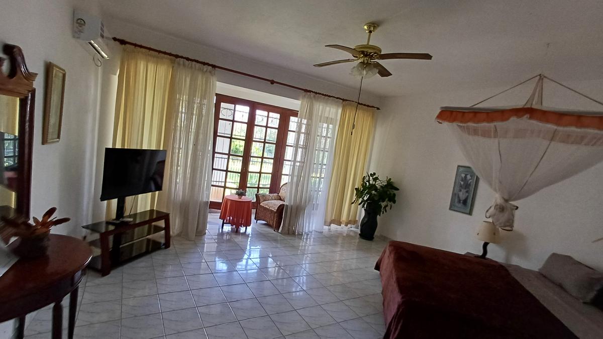 Serviced 1 Bed Apartment with En Suite at 2Nd Avenue Nyali - 11