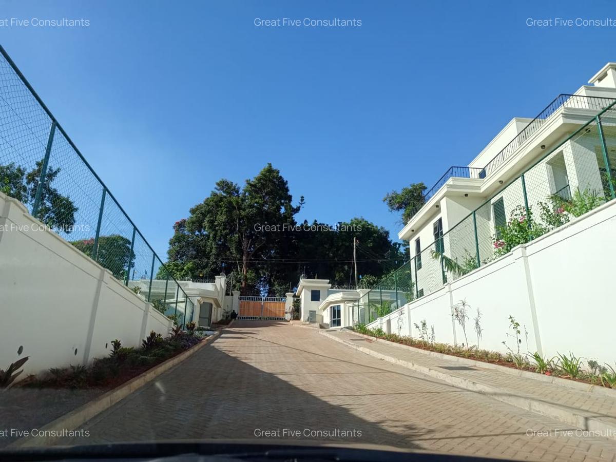 5 Bed House with En Suite in Kitisuru - 19