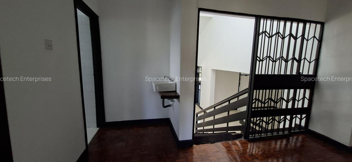 4 Bed Townhouse with En Suite in Lavington - 12