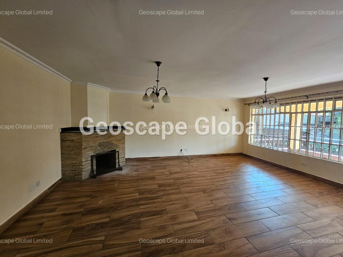 5 Bed House with En Suite in Rosslyn - 7