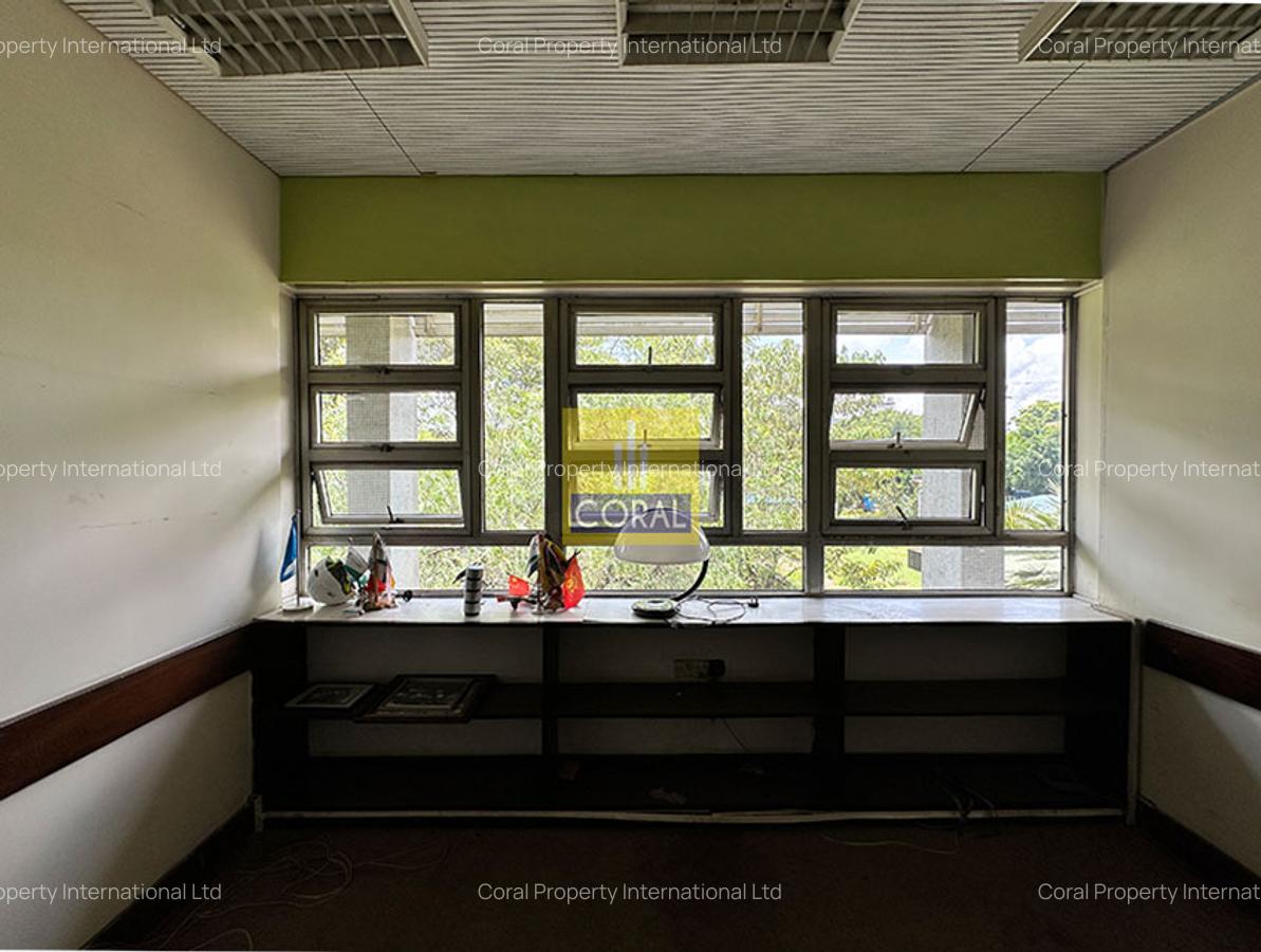 Office in Industrial Area - 7