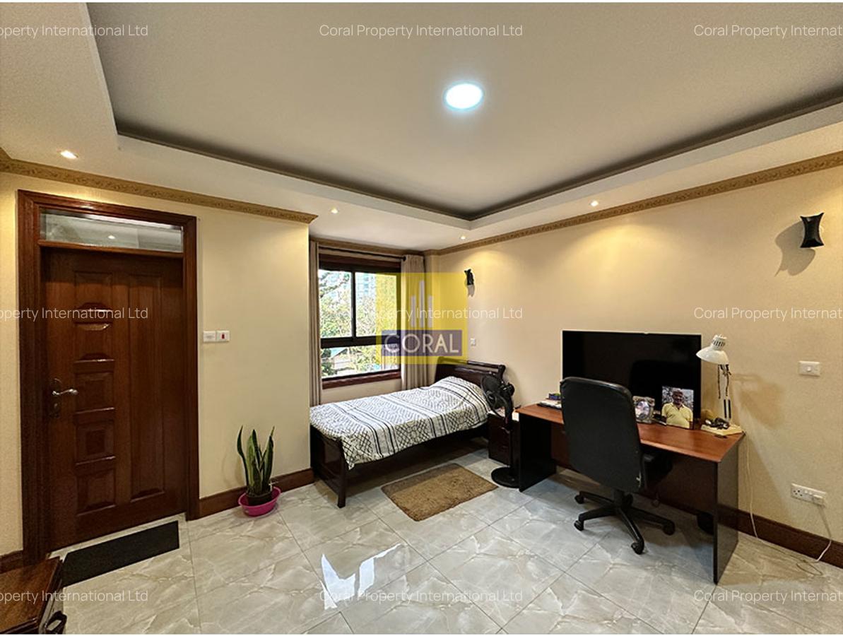 4 Bed Apartment with Swimming Pool in Parklands - 9