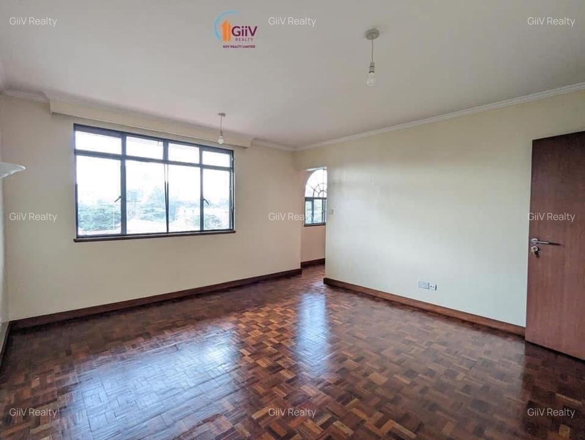 3 Bed Apartment with En Suite in Riverside - 8