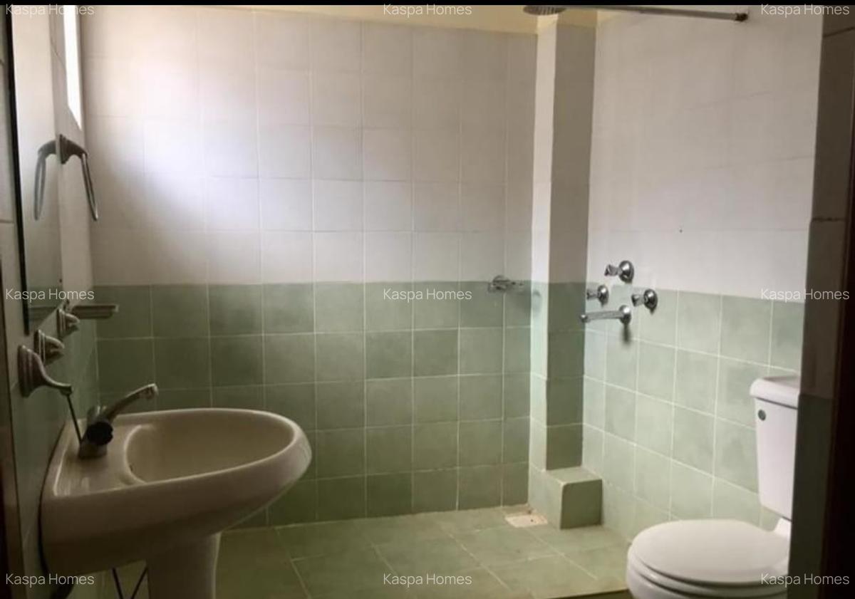 5 Bed Villa with En Suite in Lavington - 7