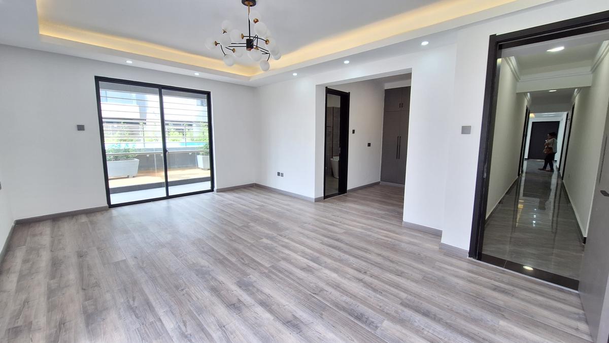 4 Bed Apartment with En Suite at Valley Arcade - 6