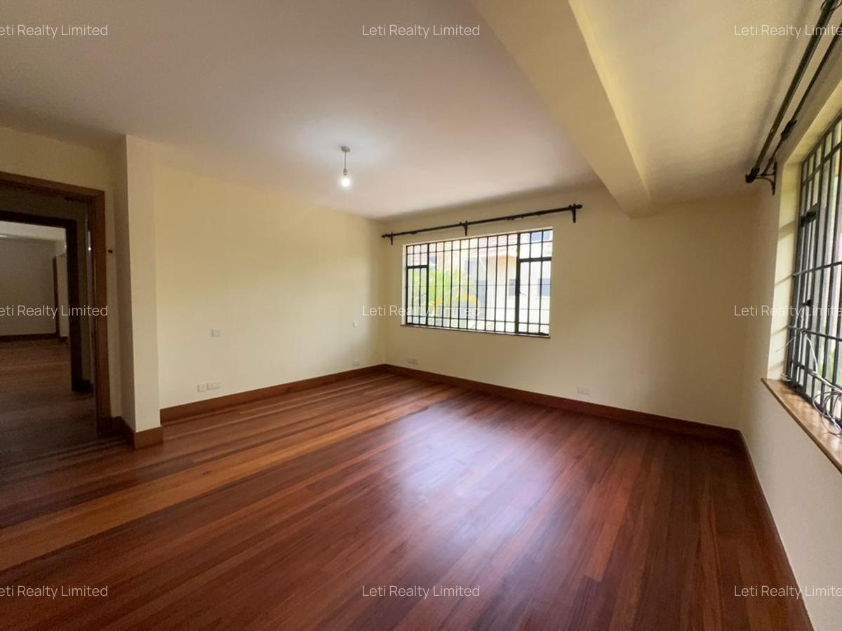 5 Bed Townhouse with En Suite in Lavington - 11