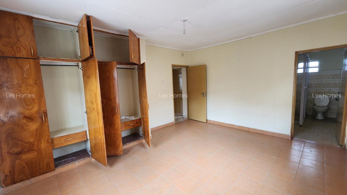 3 Bed House with En Suite at Rimpa Road - 11