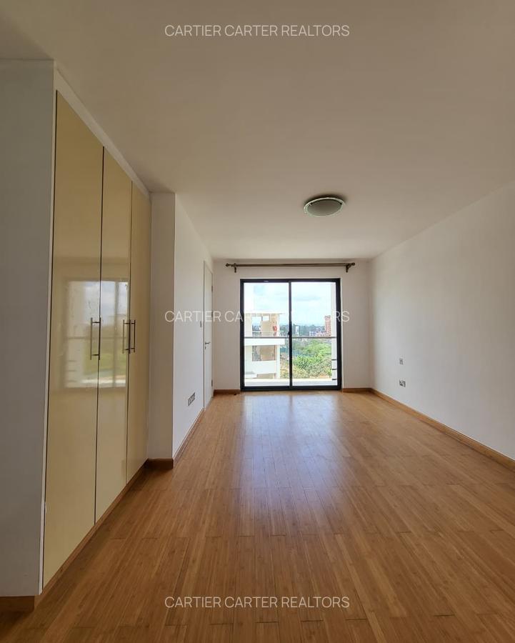 Serviced 2 Bed Apartment with En Suite in Garden Estate - 13