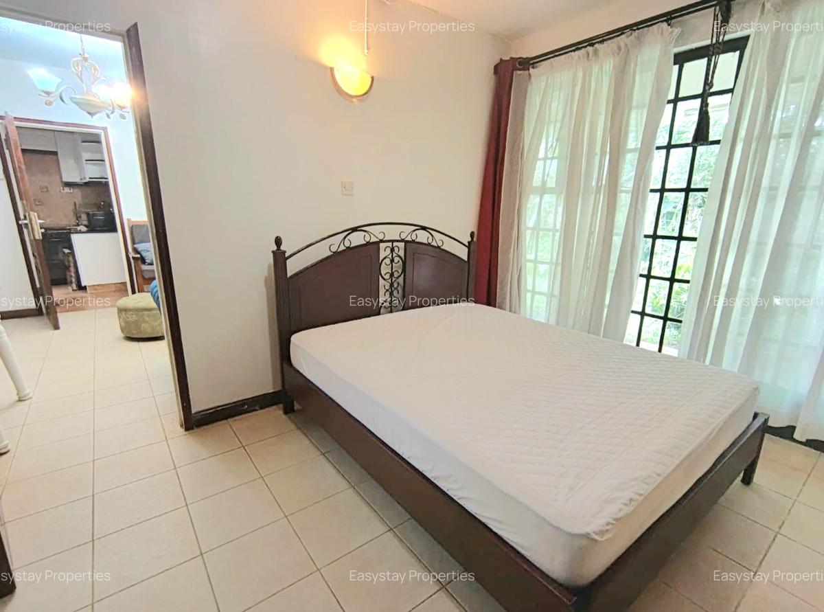 2 Bed House with En Suite in Hill View - 6