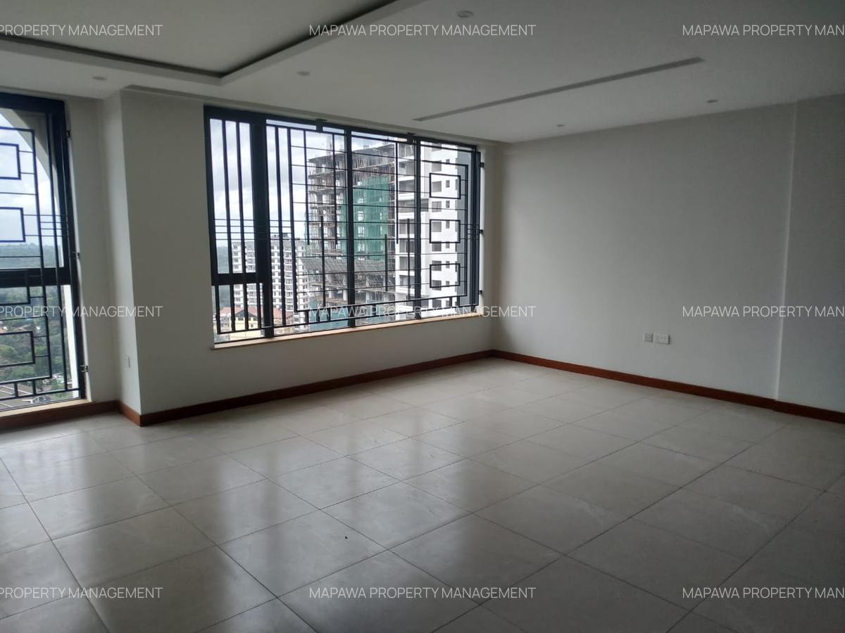 4 Bed Apartment with En Suite in Parklands - 6